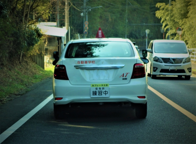 カローラアクシオの教習車