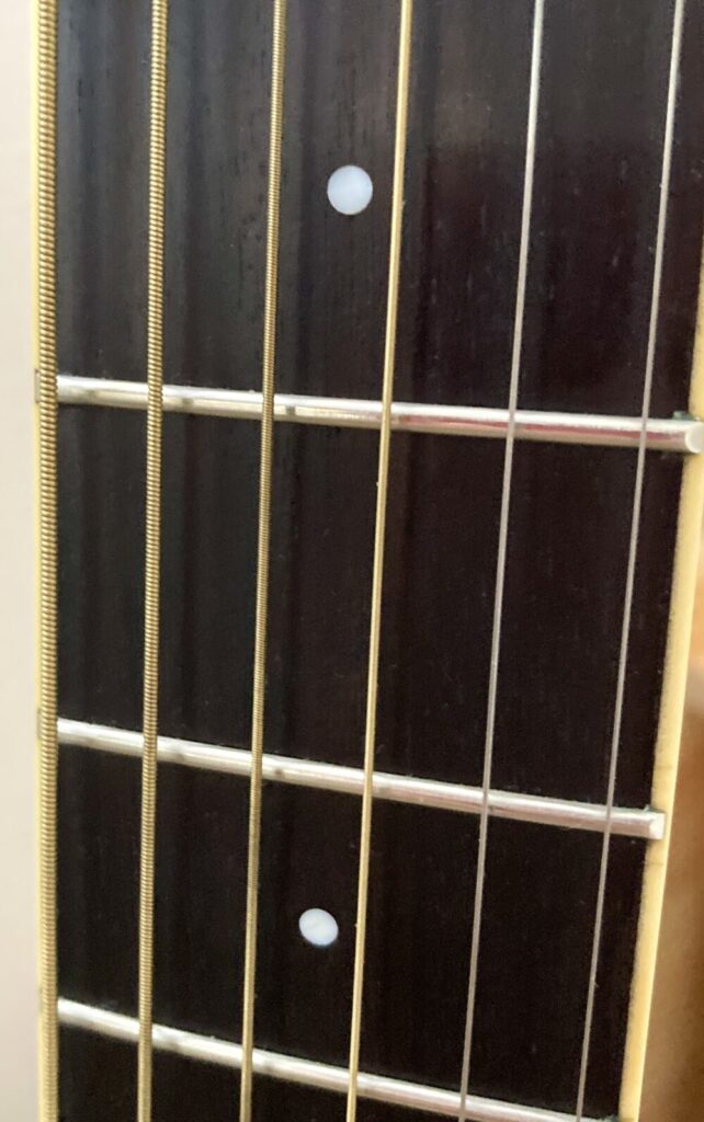 プレイテックのアコギ弦『AGS-1252』を張ったギター