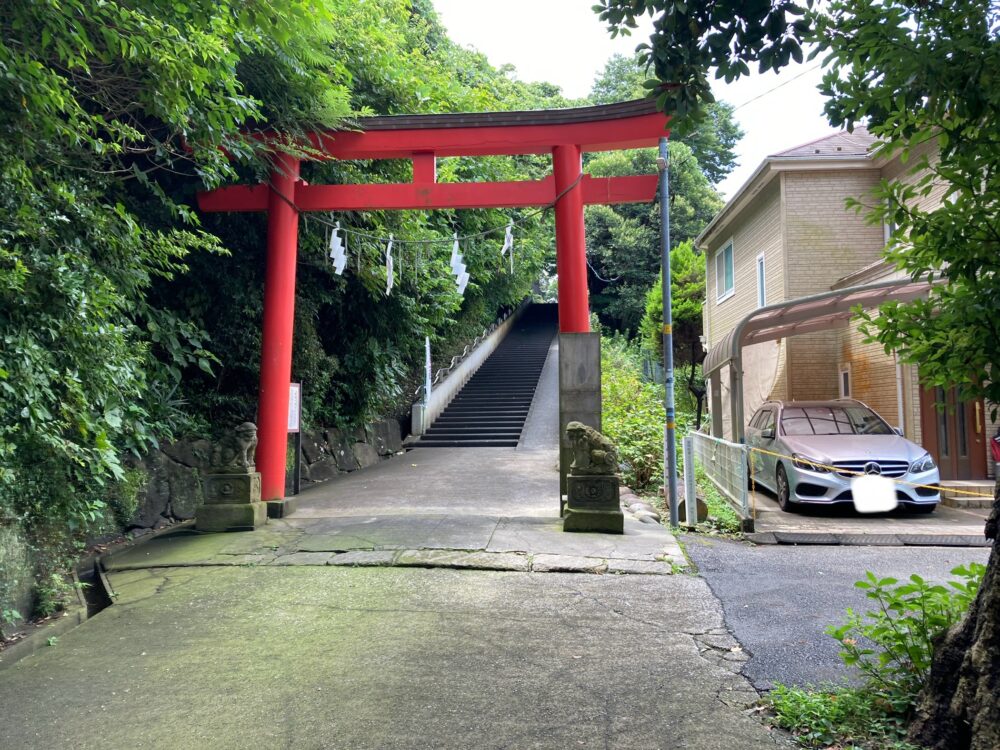 横浜にある富岡八幡宮の鳥居